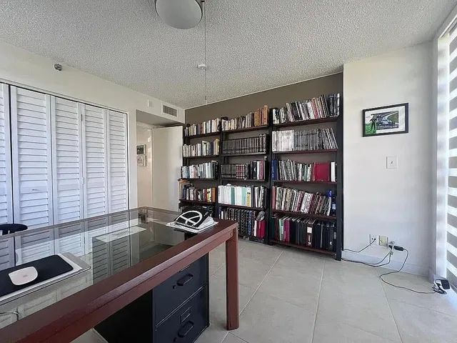 Unit 105 photo 19