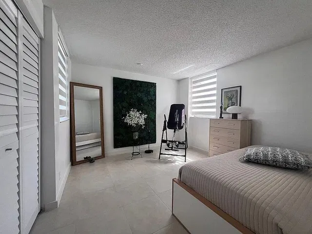 Unit 105 photo 21