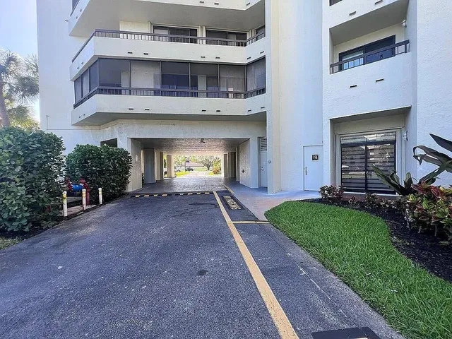 Unit 105 photo 33