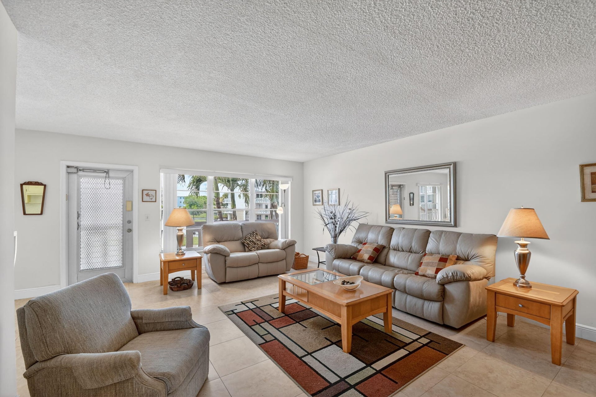 Residence photo 2