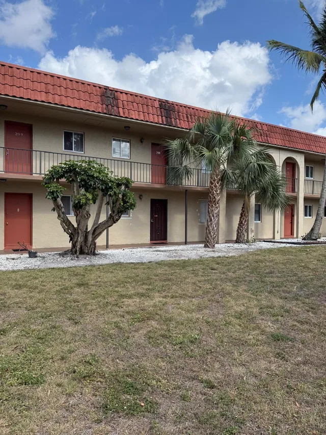 Unit 208 photo 2