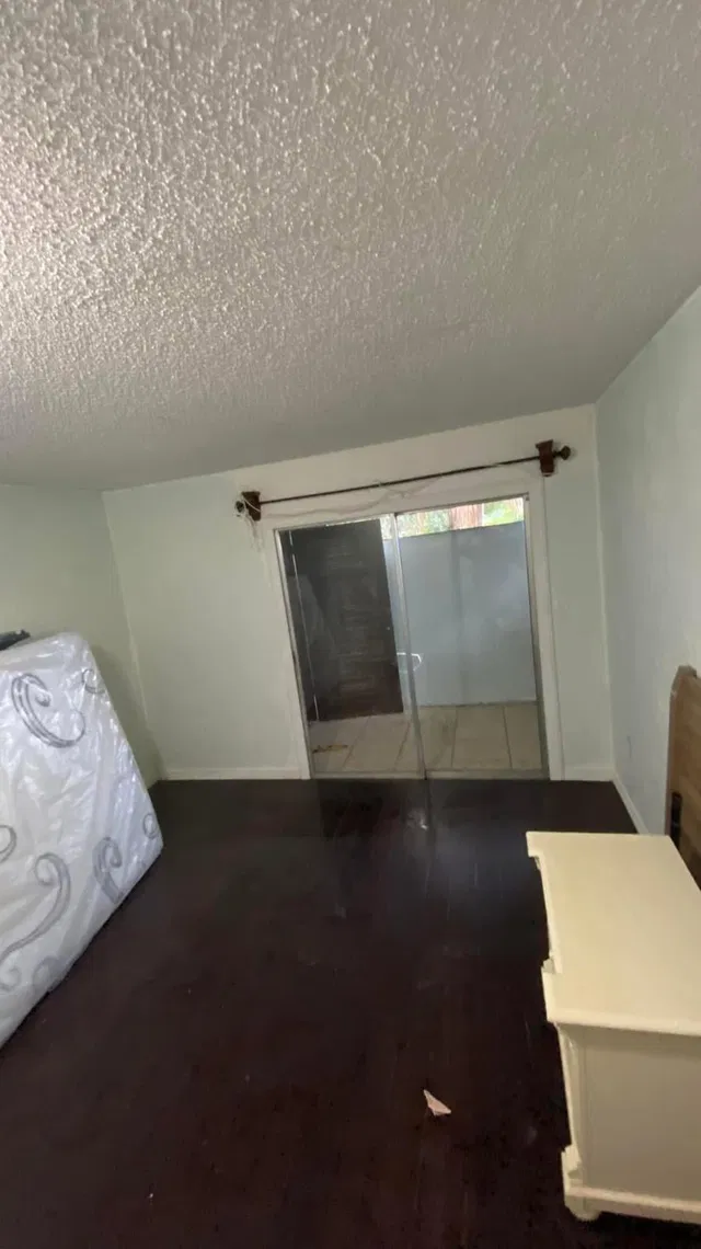 Unit 208 photo 7