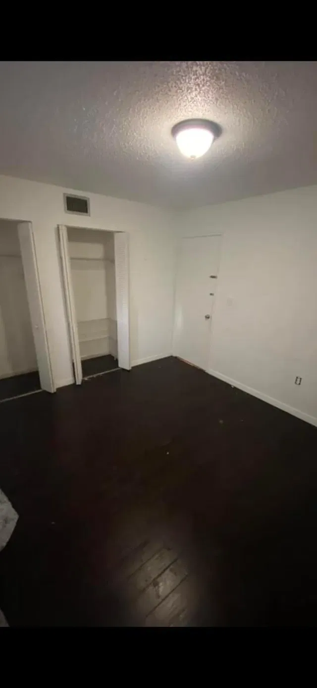 Unit 208 photo 8