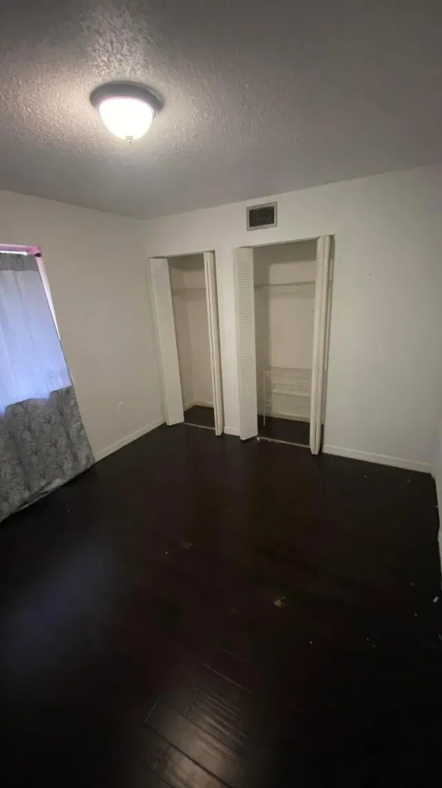 Unit 208 photo 9