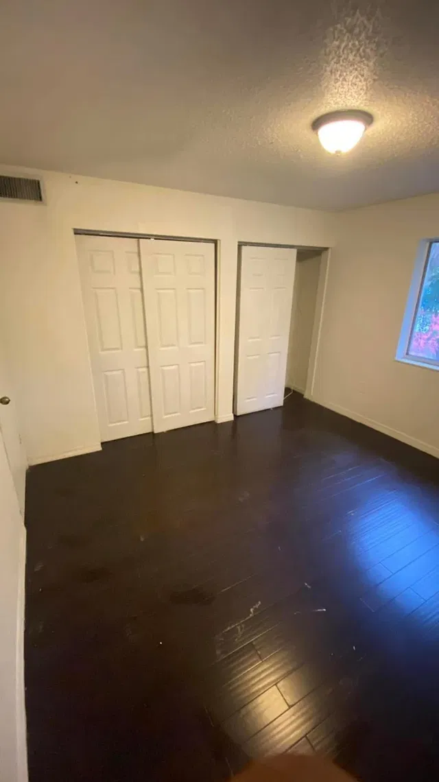 Unit 208 photo 11