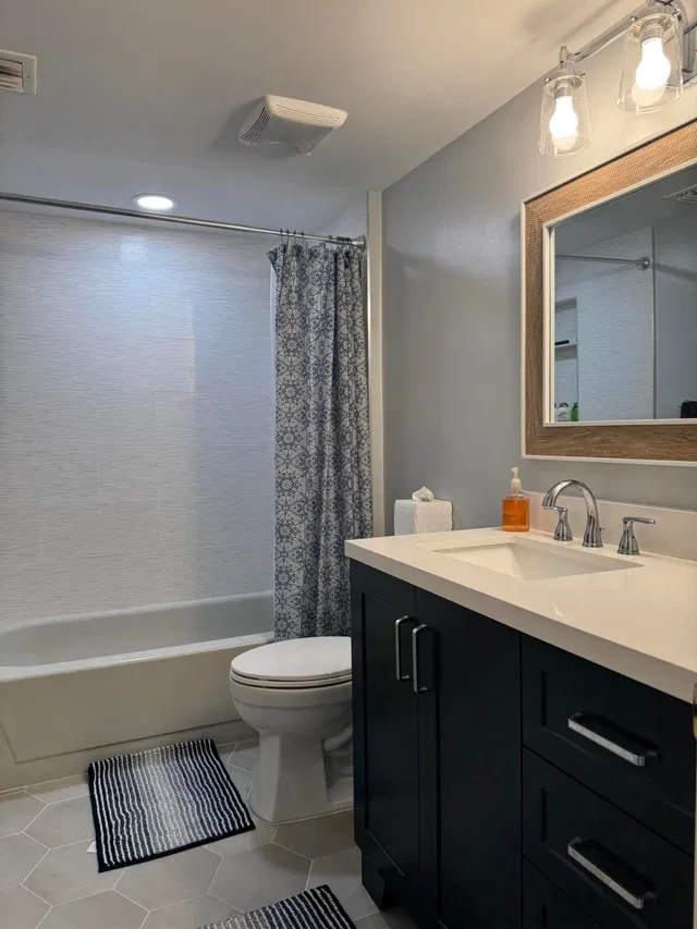 Unit 303 photo 11
