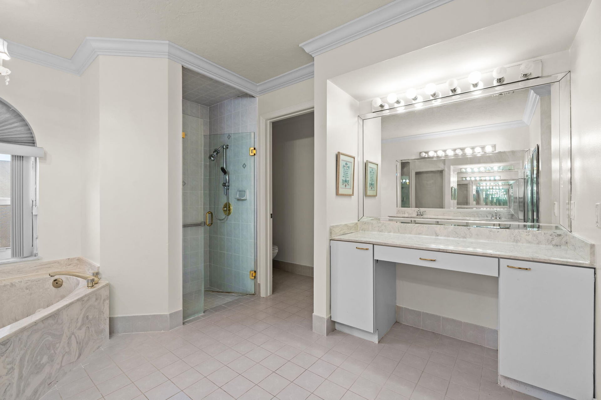 Residence photo 25