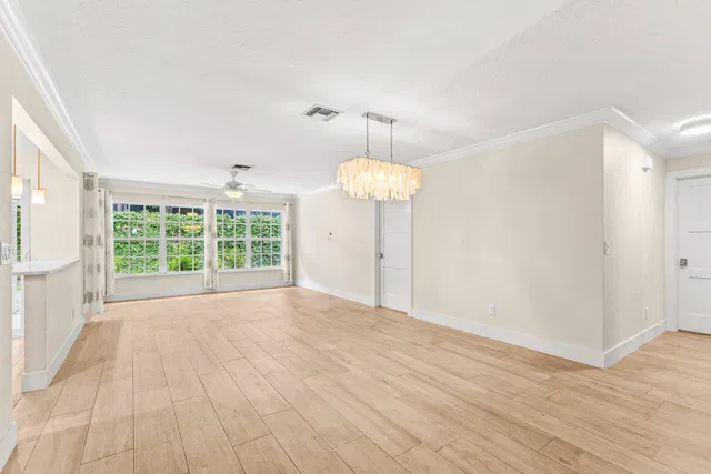 Residence photo 6