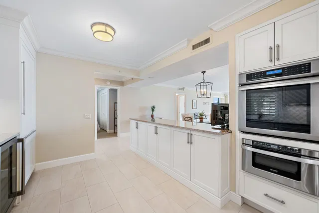 Unit 202 photo 10