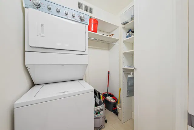 Unit 202 photo 22