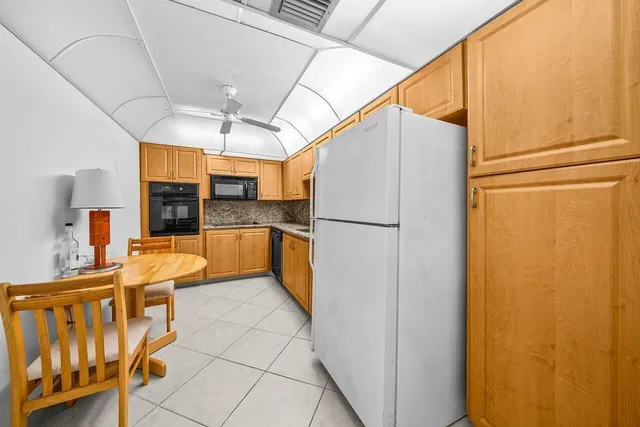 Unit 6150 photo 9