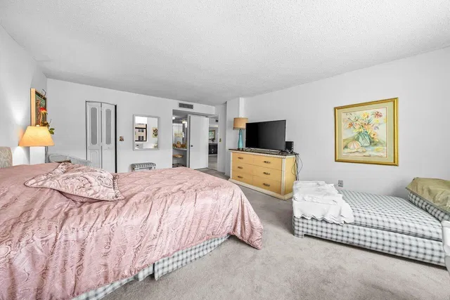 Unit 6150 photo 13