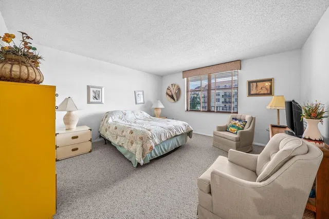 Unit 6150 photo 17