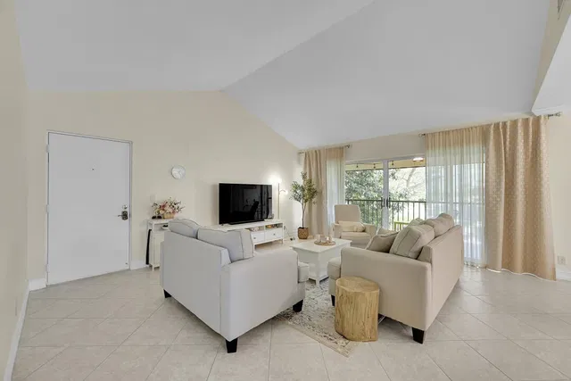 Unit 202 photo 8