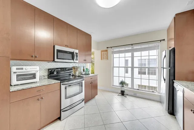 Unit 202 photo 10