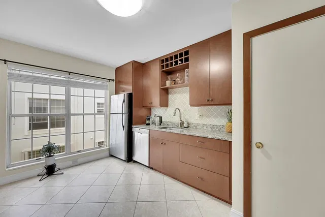 Unit 202 photo 12