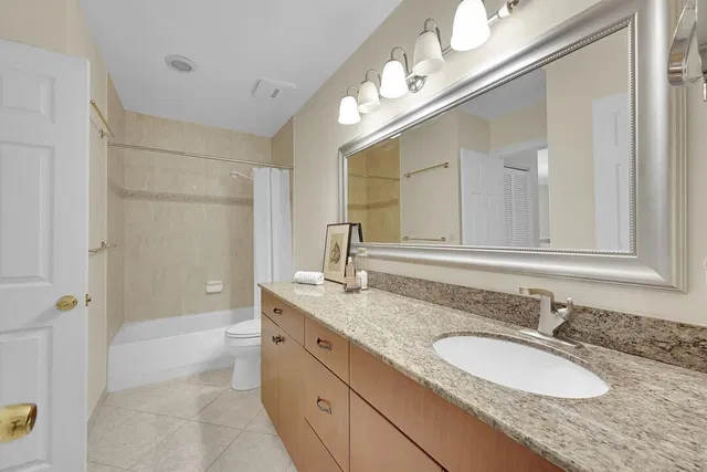 Unit 202 photo 15