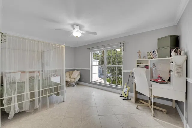 Unit 202 photo 16