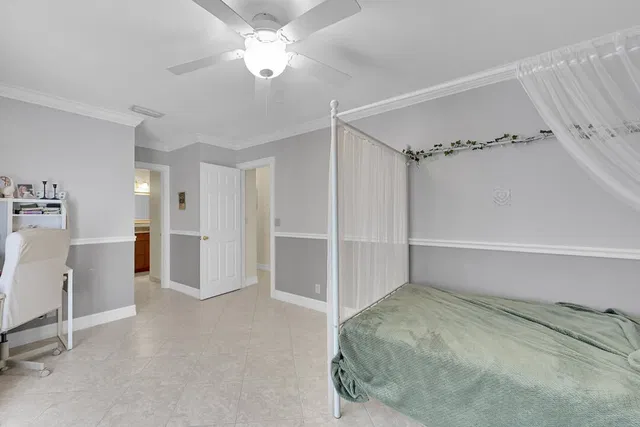 Unit 202 photo 17