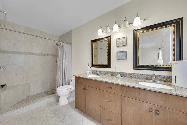 Unit 202 photo 22