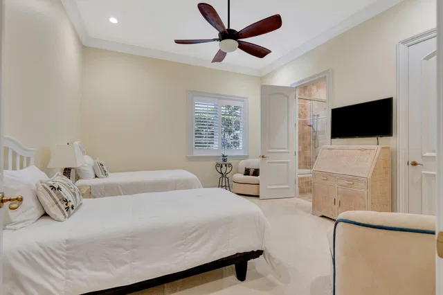 Admirals Cove Residence photo 36
