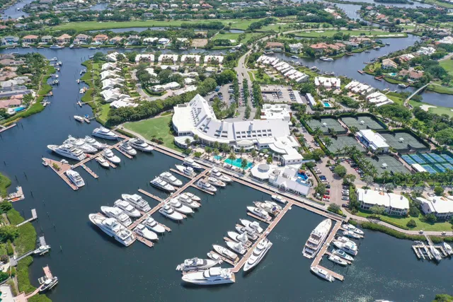 Admirals Cove Residence photo 51