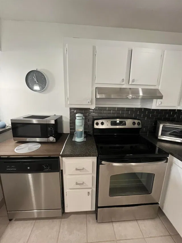 Unit 114 photo 3