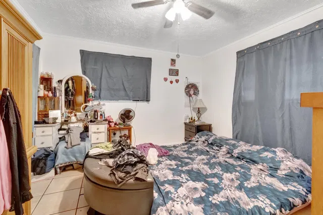  Unit A photo 77