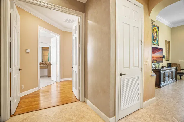 Residence photo 26