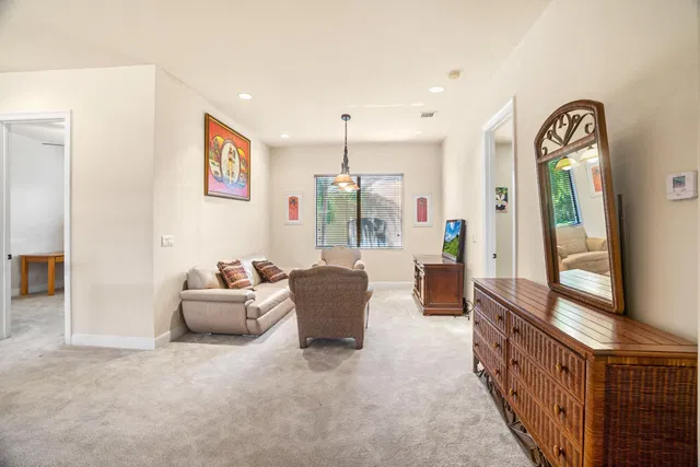 Residence photo 37