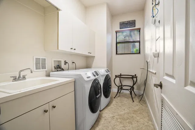 Residence photo 48