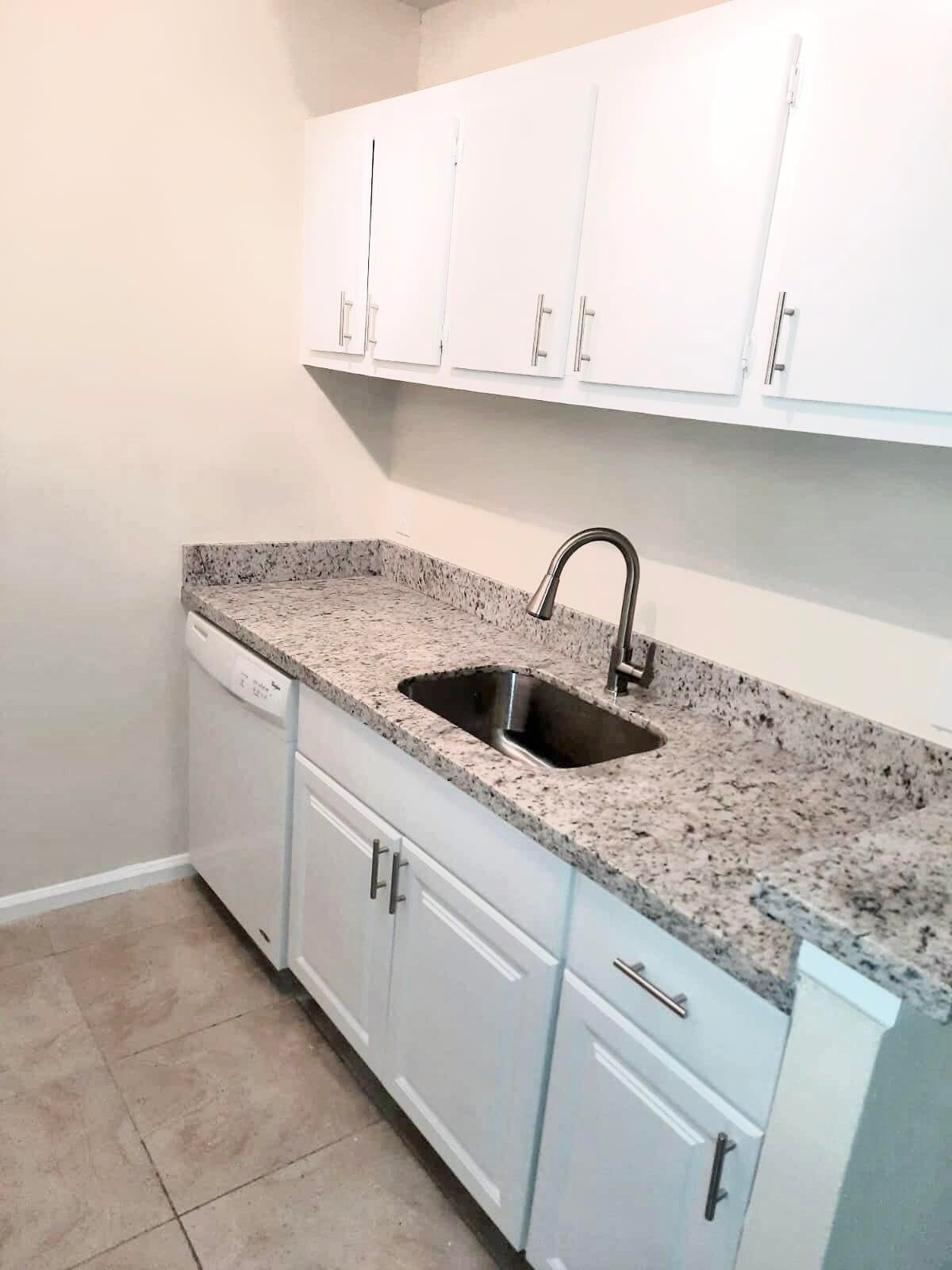 Unit B29 photo 2