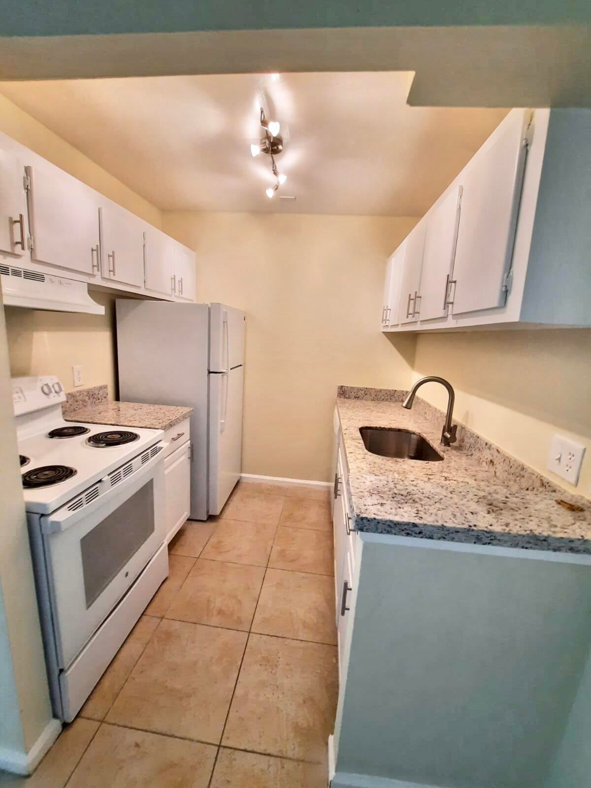 Unit B29 photo 3