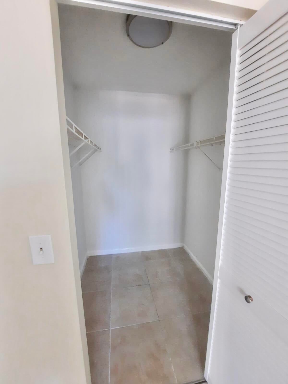 Unit B29 photo 9