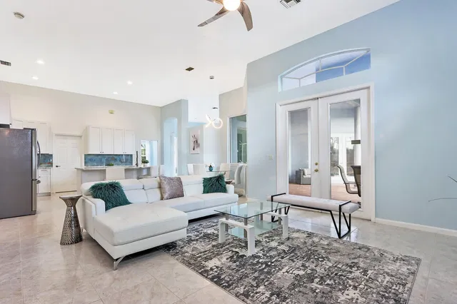 Residence photo 11