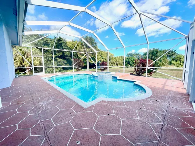 Residence photo 45