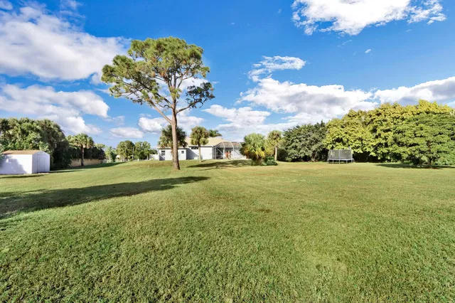Residence photo 49
