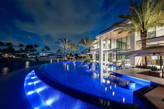 Royal Palm Yacht and Country Club Residence photo 5