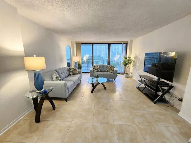 Singer Island Unit 703 photo 3