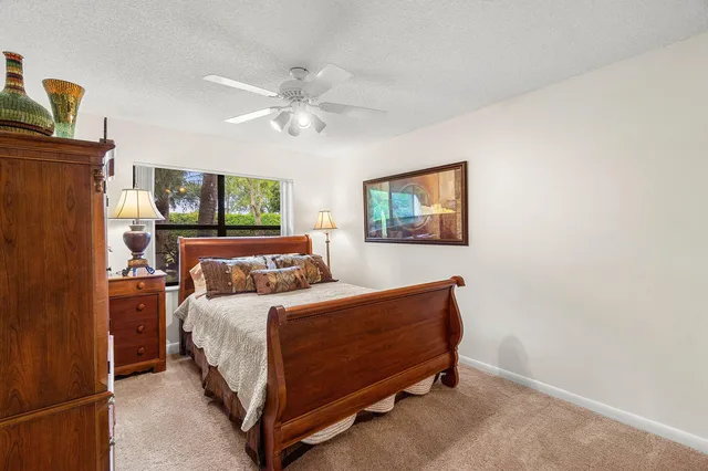 Residence photo 12