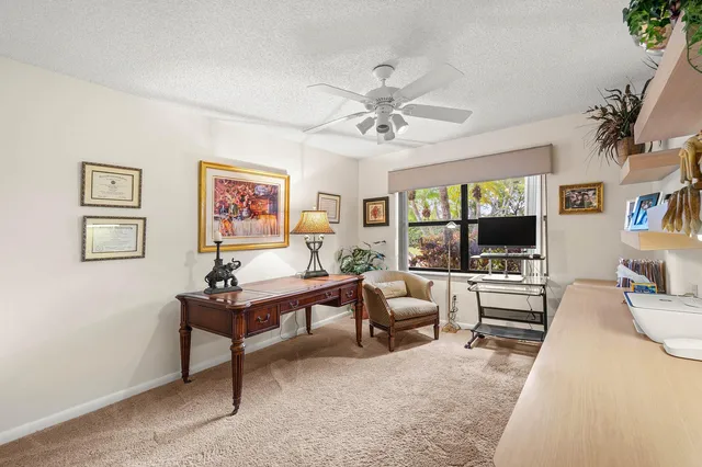 Residence photo 15