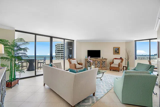 Singer Island Unit 19d photo 5