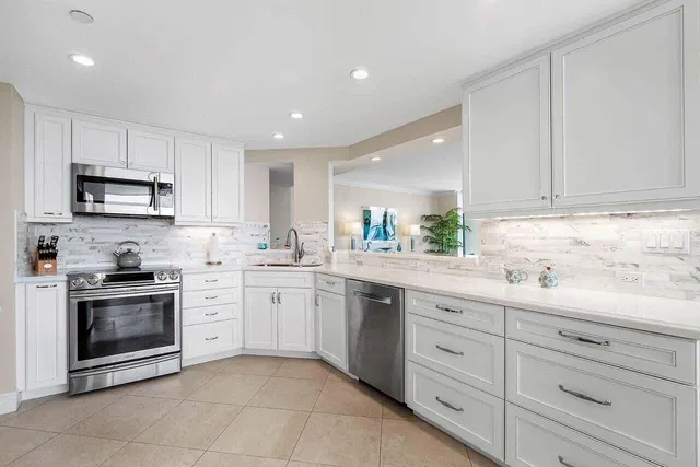 Singer Island Unit 19d photo 11
