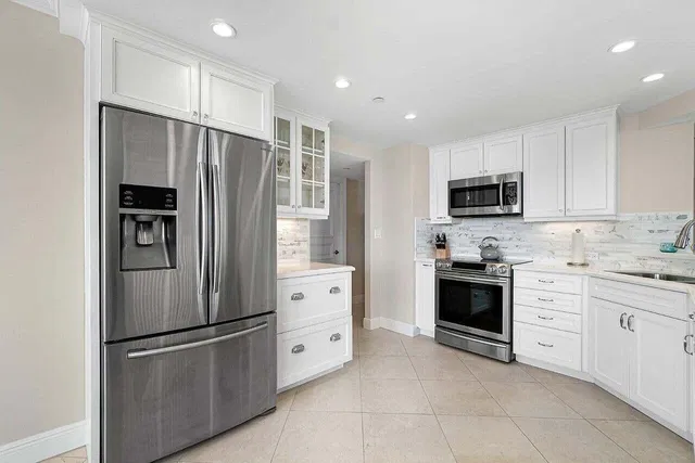 Singer Island Unit 19d photo 12