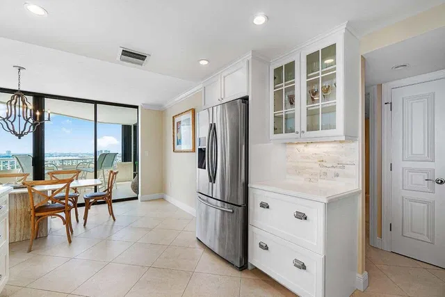 Singer Island Unit 19d photo 14