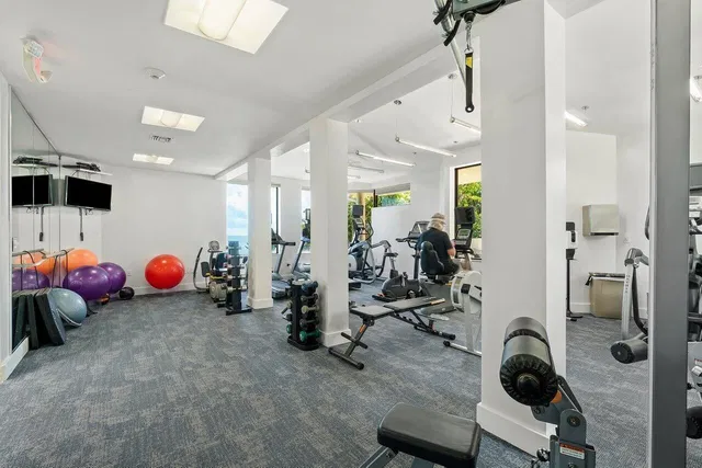 Singer Island Unit 19d photo 26