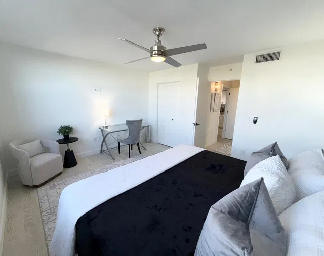 Unit 406 photo 15