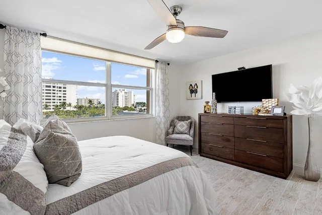 Unit 406 photo 21