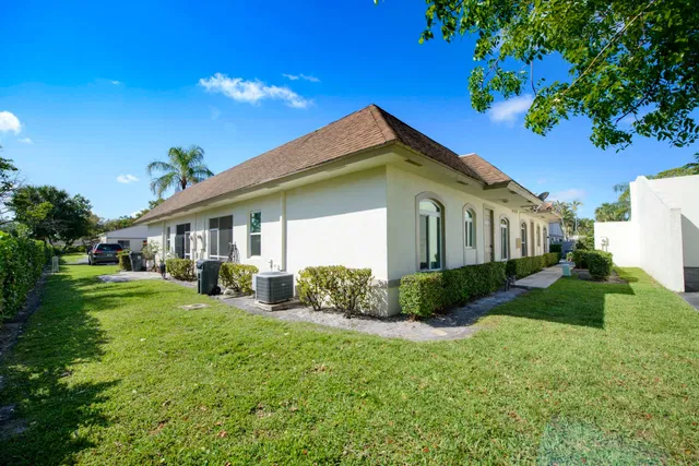 Residence photo 3