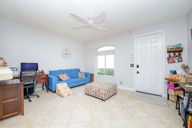 Residence photo 4